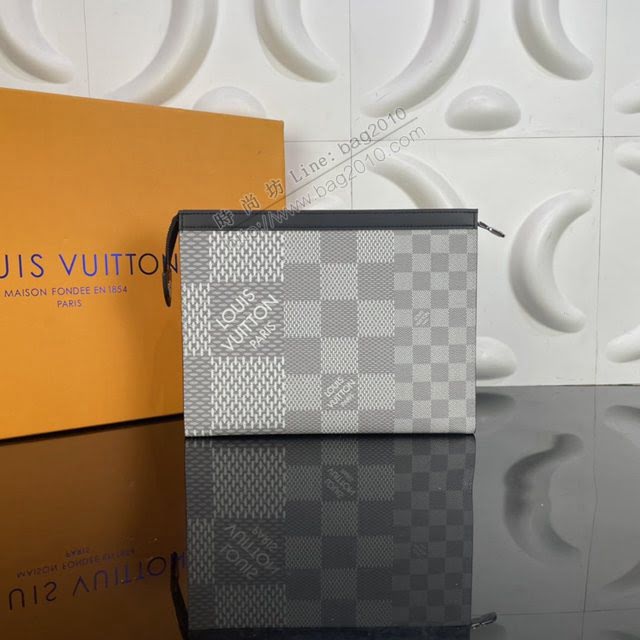 lv新款包包 路易威登Pochette Voyage手拿包 Damier Graphite 3D帆布 經典格紋 lv經典格紋手拿包  ydh3978